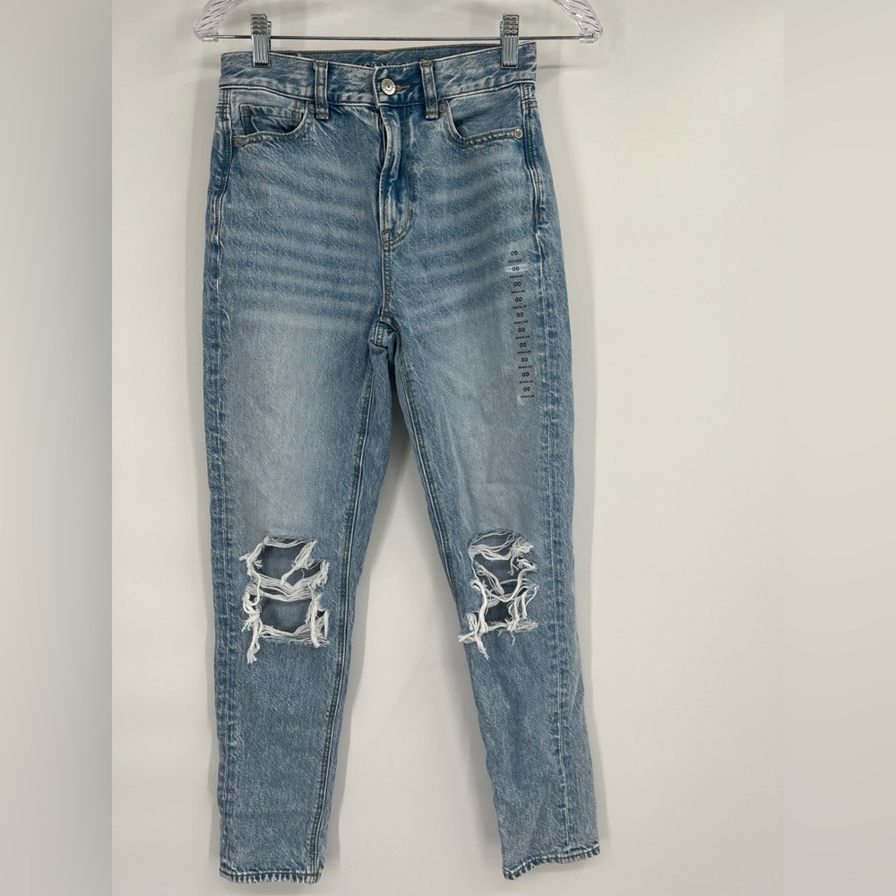 American Eagle AE Mom Jean Distressed Light Wash Denim Jeans Size 00